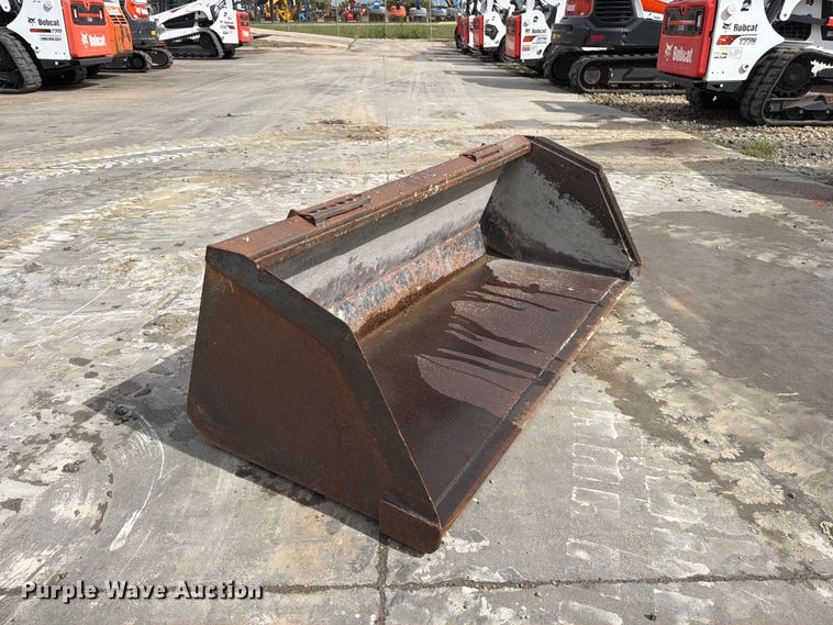 image for item EP7868 Melroe skid steer bucket