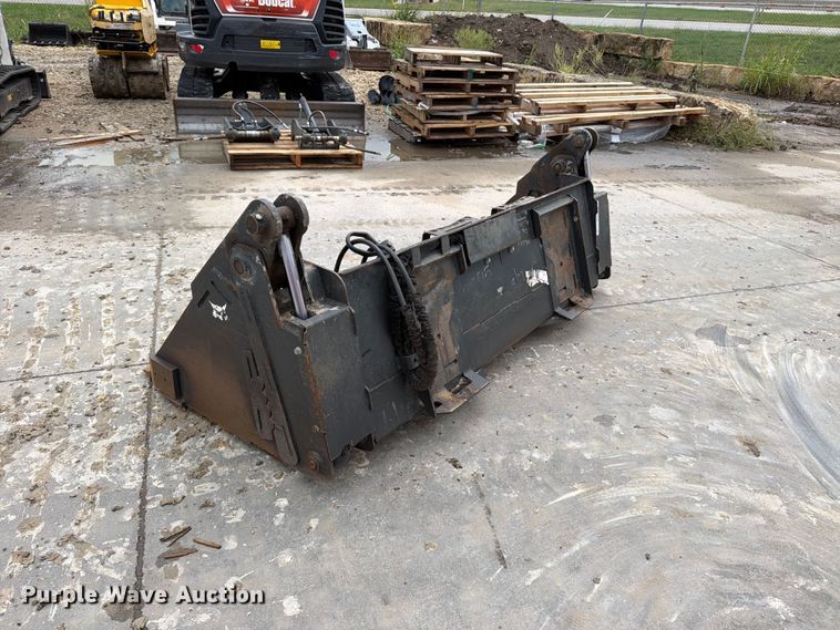 image for item EP7870 2016 Bobcat Combo BKT 74 4-in-1 bucket
