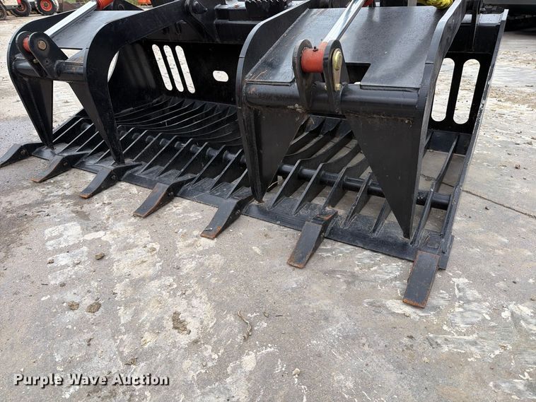 image for item EP7871 Skid steer grapple bucket