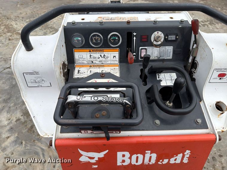 image for item EP7873 2015 Bobcat MT55 compact utility loader