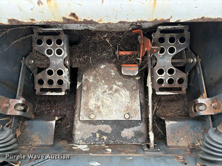 image for item EP7875 1994 Bobcat 853 skid steer loader