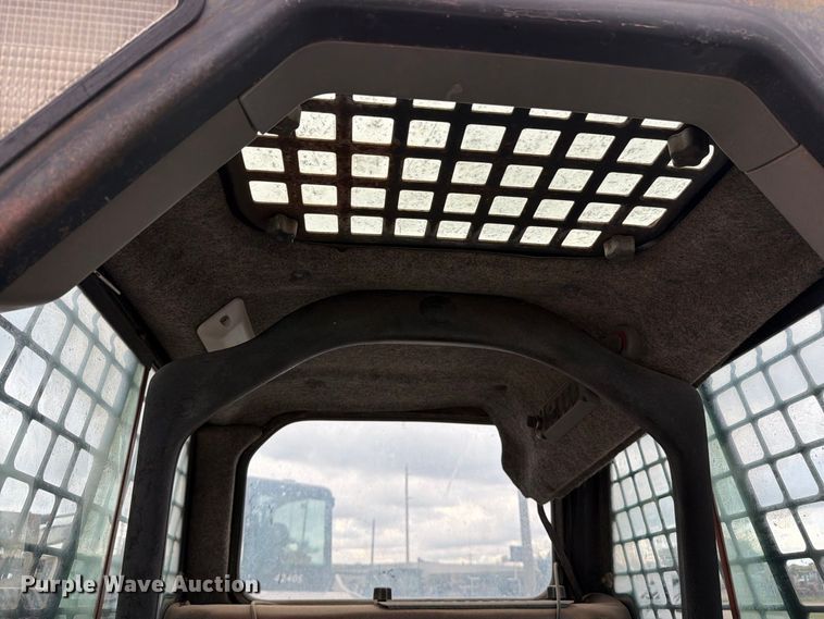 image for item EP7876 2004 Bobcat S130 skid steer loader