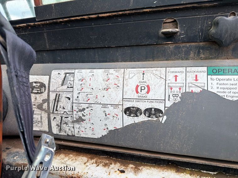 image for item EP7876 2004 Bobcat S130 skid steer loader