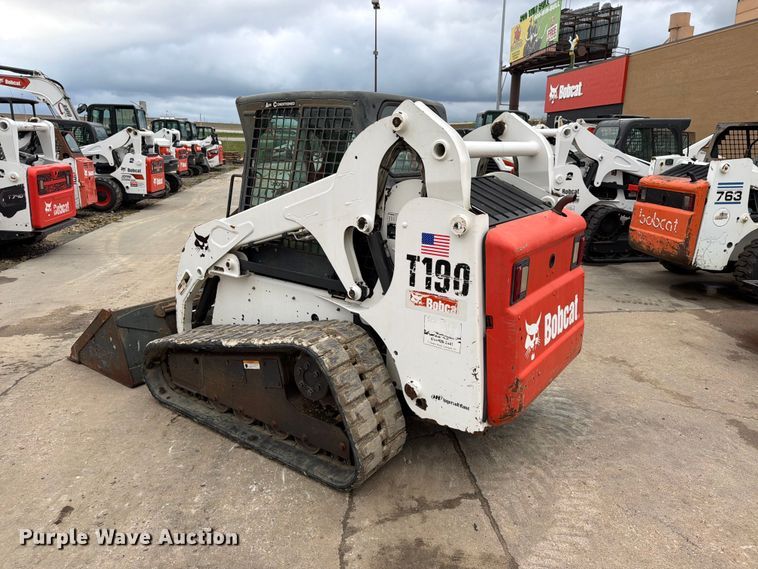 image for item EP7877 2006 Bobcat T190 tracked skid steer loader