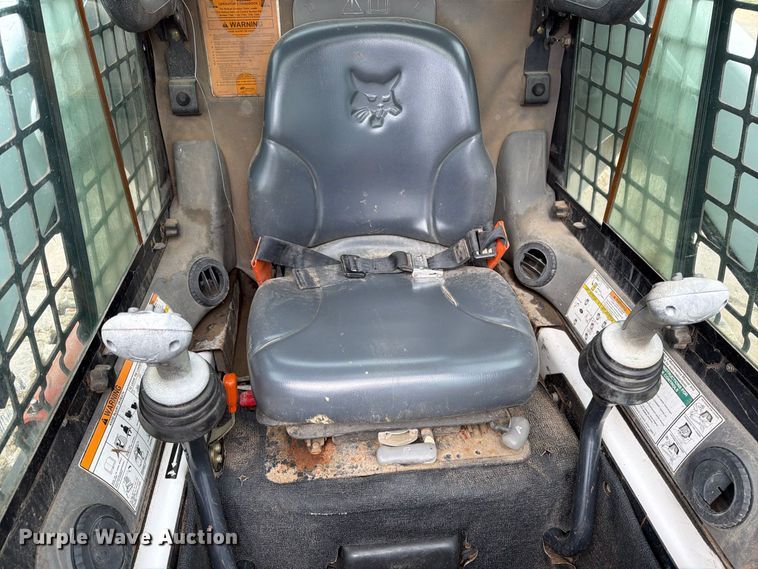 image for item EP7877 2006 Bobcat T190 tracked skid steer loader