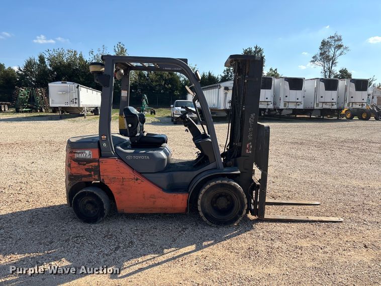 image for item ER3332 Toyota 8FDU25 forklift