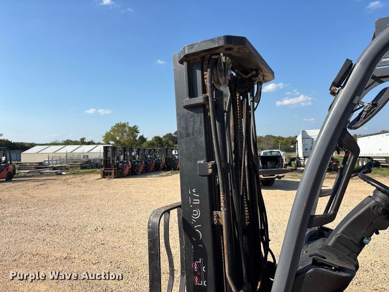 image for item ER3332 Toyota 8FDU25 forklift