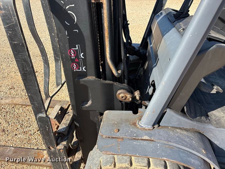 image for item ER3332 Toyota 8FDU25 forklift