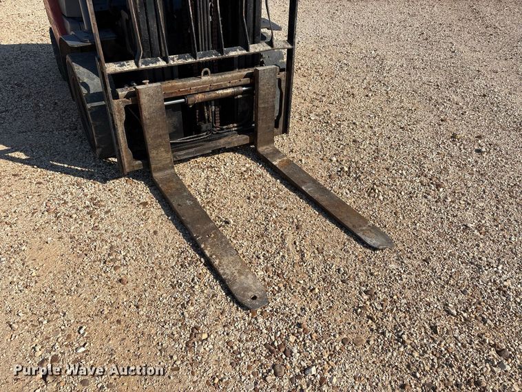 image for item ER3332 Toyota 8FDU25 forklift