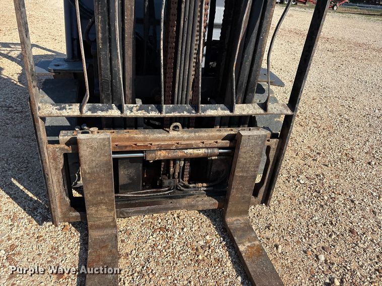 image for item ER3332 Toyota 8FDU25 forklift