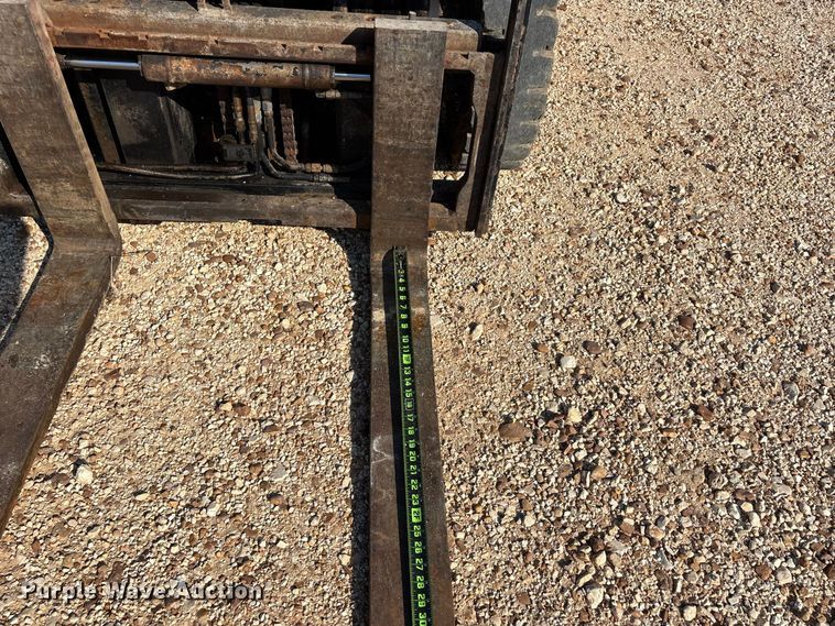 image for item ER3332 Toyota 8FDU25 forklift