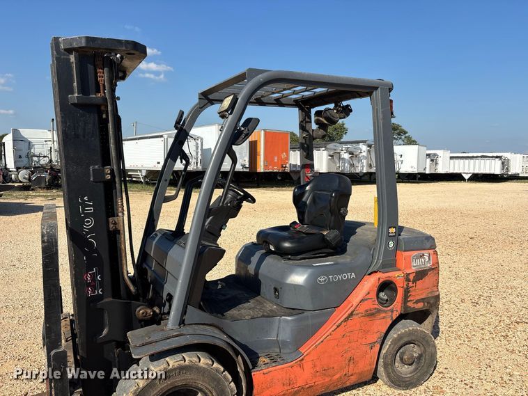 image for item ER3332 Toyota 8FDU25 forklift