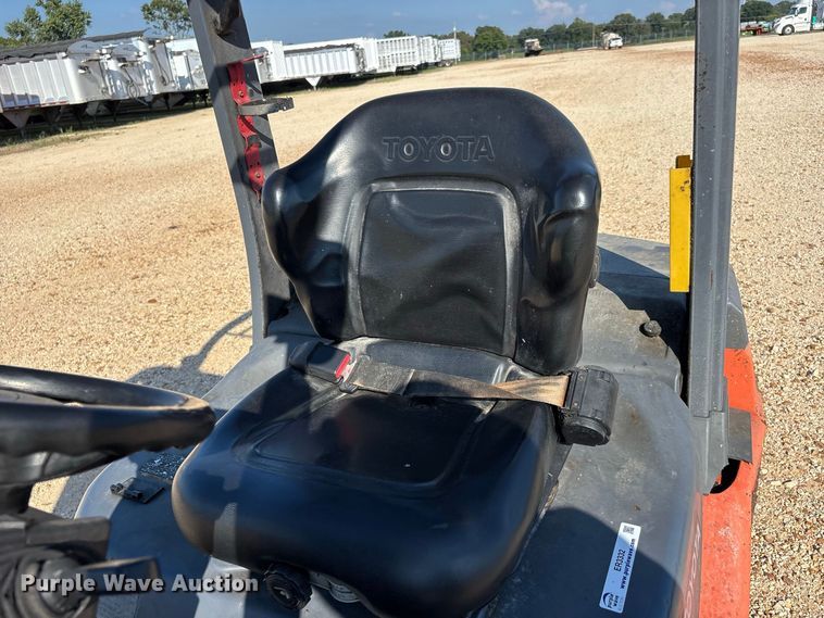 image for item ER3332 Toyota 8FDU25 forklift