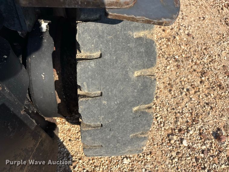 image for item ER3332 Toyota 8FDU25 forklift