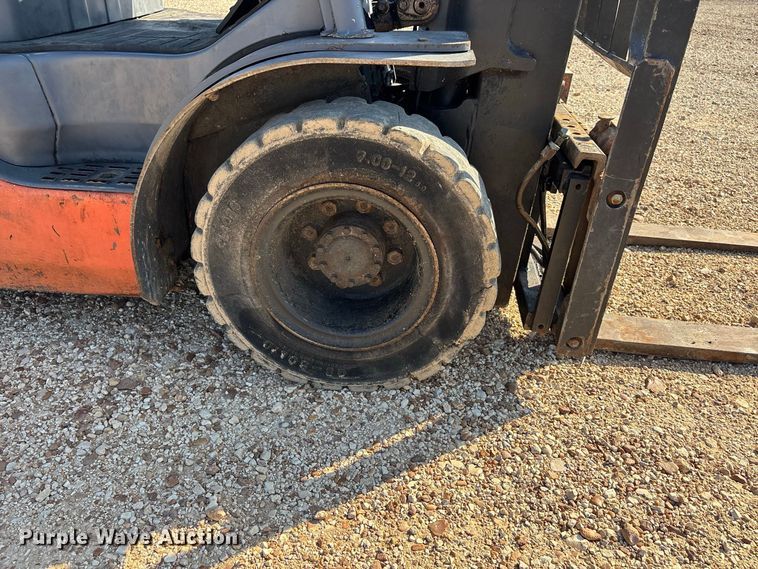 image for item ER3332 Toyota 8FDU25 forklift