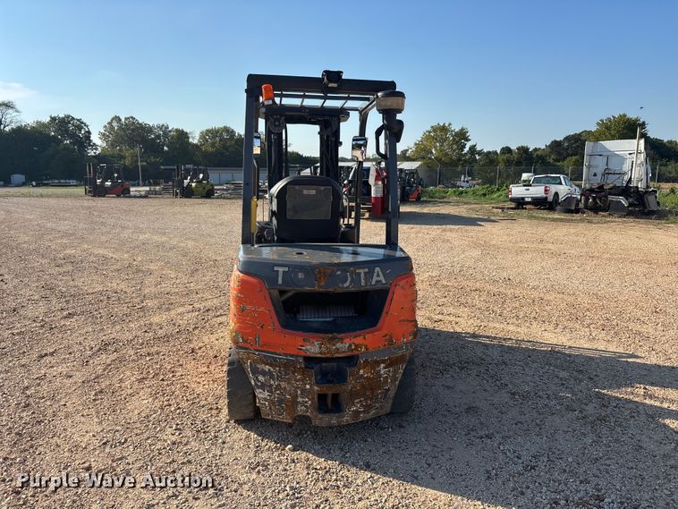 image for item ER3334 Toyota 8FDU25 forklift