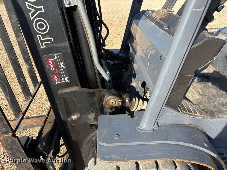 image for item ER3334 Toyota 8FDU25 forklift