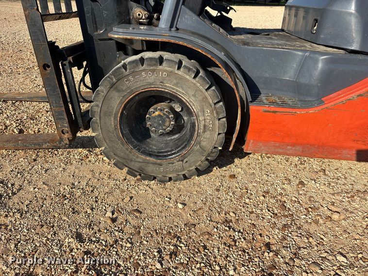 image for item ER3334 Toyota 8FDU25 forklift