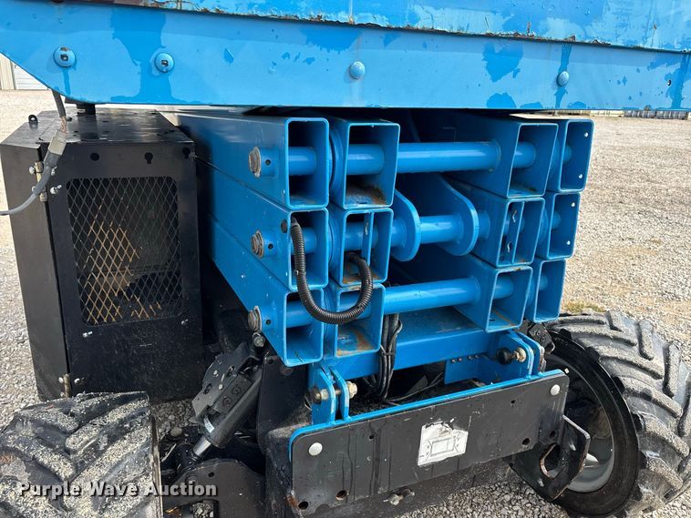 image for item ER3356 2016 Genie GS-3369RT scissor lift