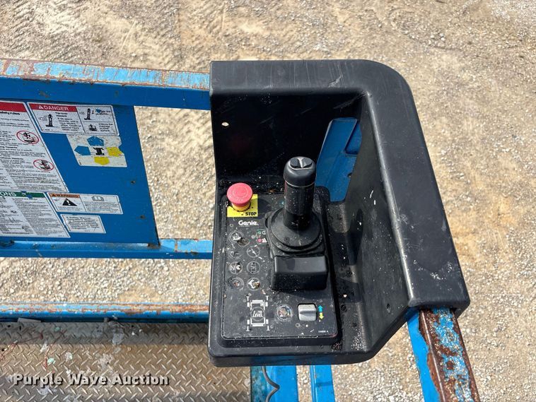 image for item ER3356 2016 Genie GS-3369RT scissor lift