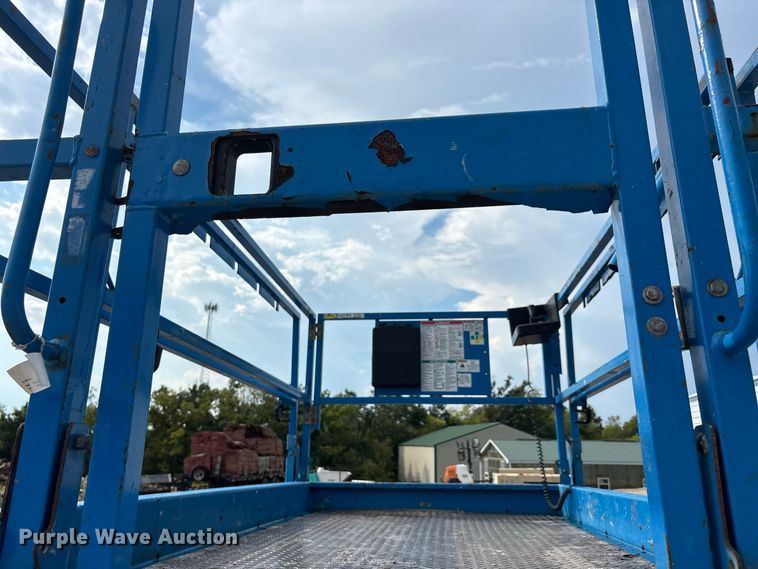 image for item ER3356 2016 Genie GS-3369RT scissor lift