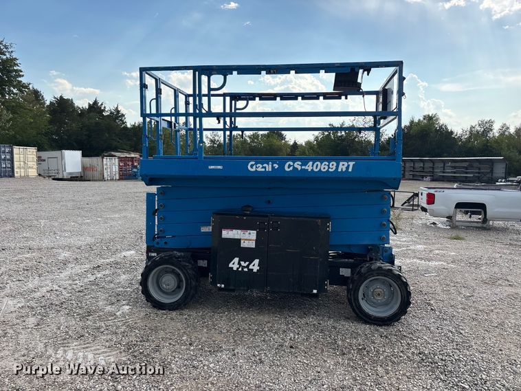 image for item ER3357 2017 Genie GS-4069RT scissor lift