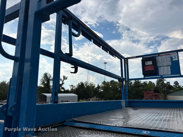 image for item ER3357 2017 Genie GS-4069RT scissor lift