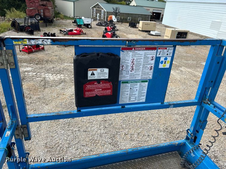 image for item ER3357 2017 Genie GS-4069RT scissor lift