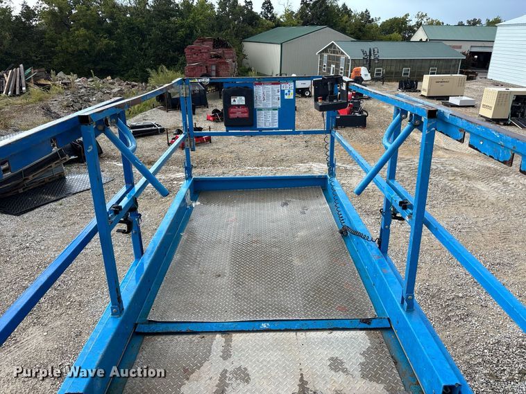 image for item ER3357 2017 Genie GS-4069RT scissor lift
