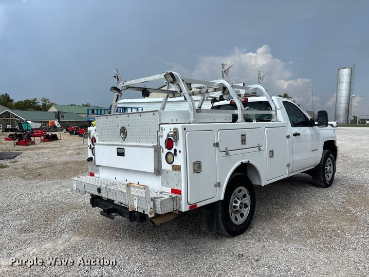 image for item ER3367 2015 Chevrolet Silverado 3500HD utility bed pickup truck