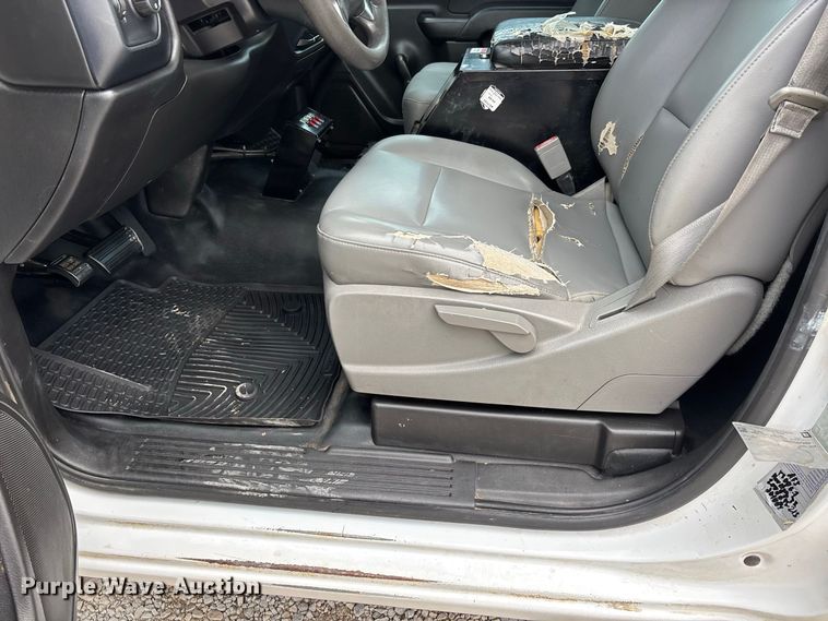 image for item ER3367 2015 Chevrolet Silverado 3500HD utility bed pickup truck