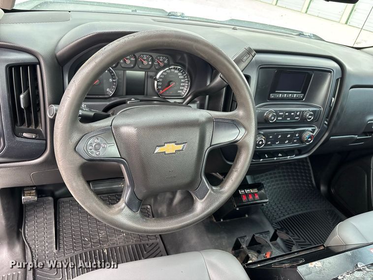 image for item ER3367 2015 Chevrolet Silverado 3500HD utility bed pickup truck