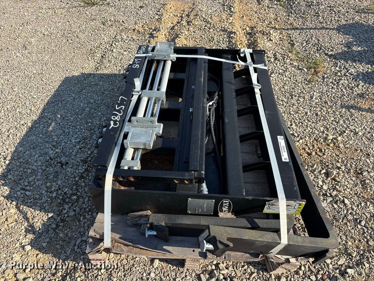 image for item ER3370 Lyais skid steer forks