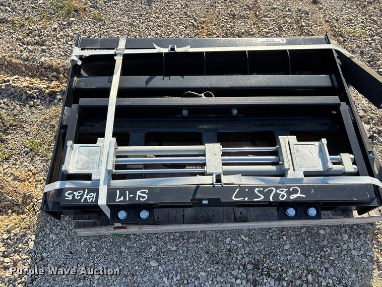 image for item ER3370 Lyais skid steer forks