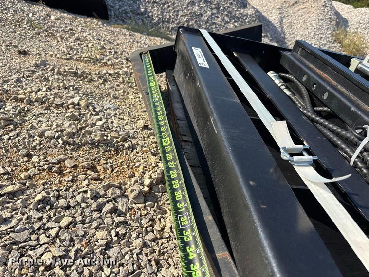 image for item ER3370 Lyais skid steer forks