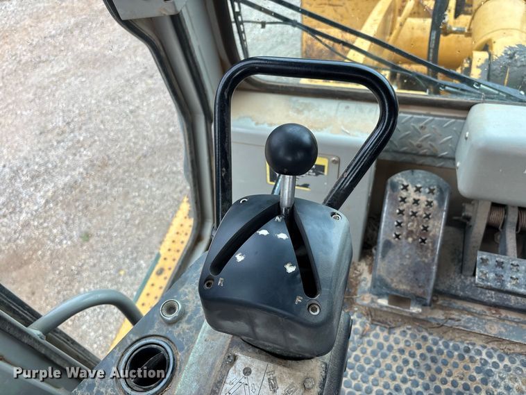 image for item ER3371 2003 John Deere 655C Series II track loader