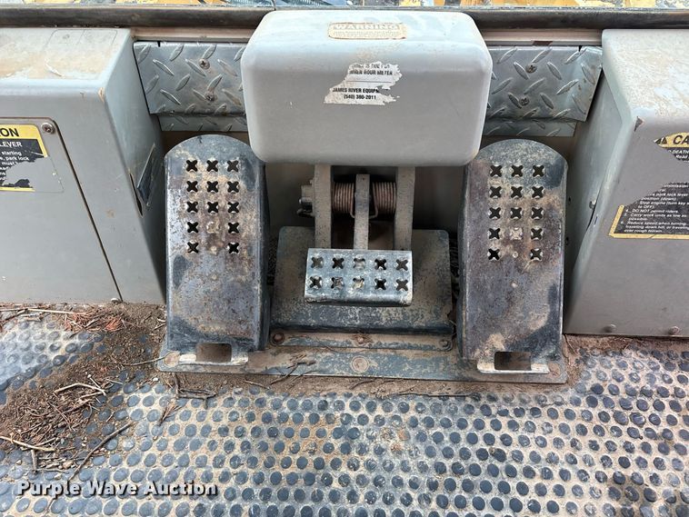 image for item ER3371 2003 John Deere 655C Series II track loader