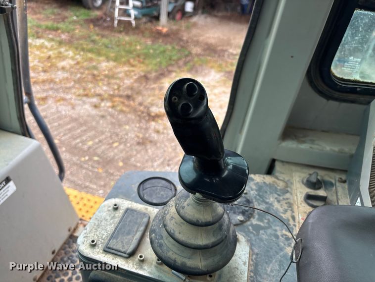 image for item ER3371 2003 John Deere 655C Series II track loader