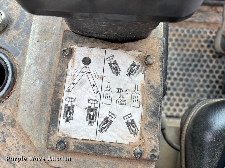 image for item ER3371 2003 John Deere 655C Series II track loader