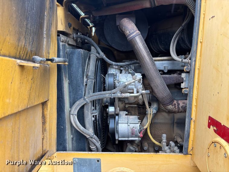 image for item ER3371 2003 John Deere 655C Series II track loader