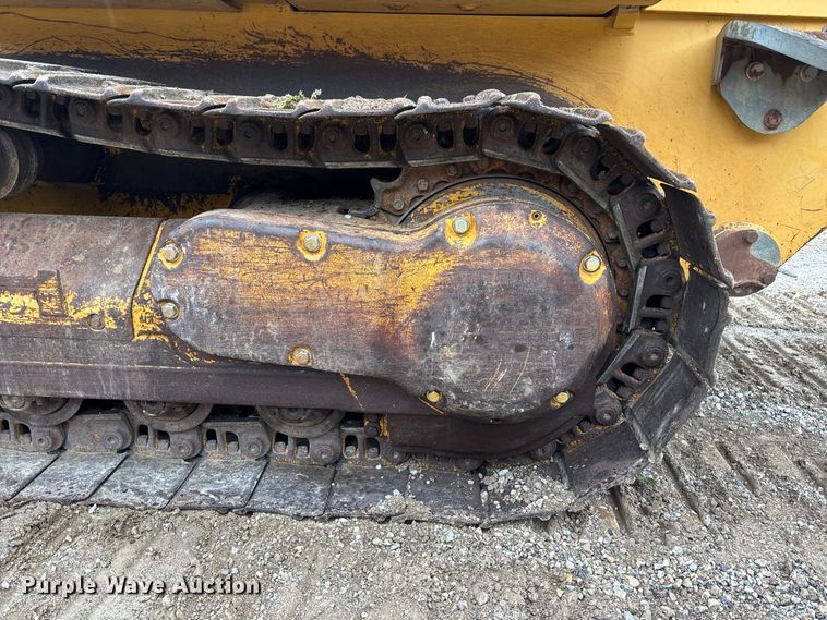 image for item ER3371 2003 John Deere 655C Series II track loader
