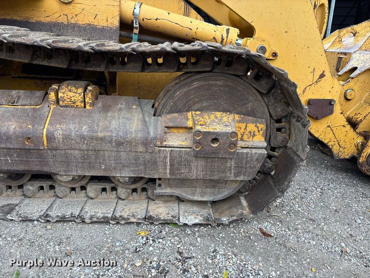 image for item ER3371 2003 John Deere 655C Series II track loader