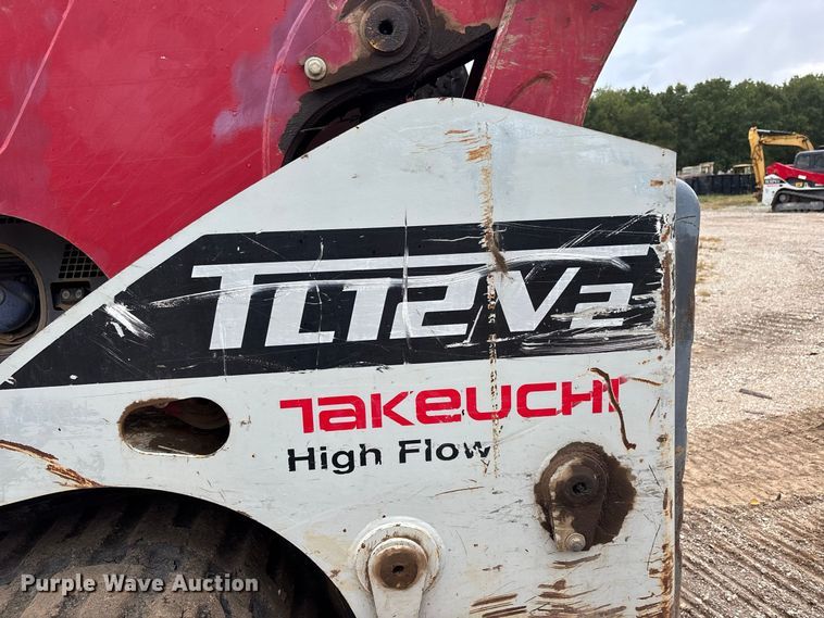 image for item ER3372 2019 Takeuchi TL12V2 tracked skid steer loader