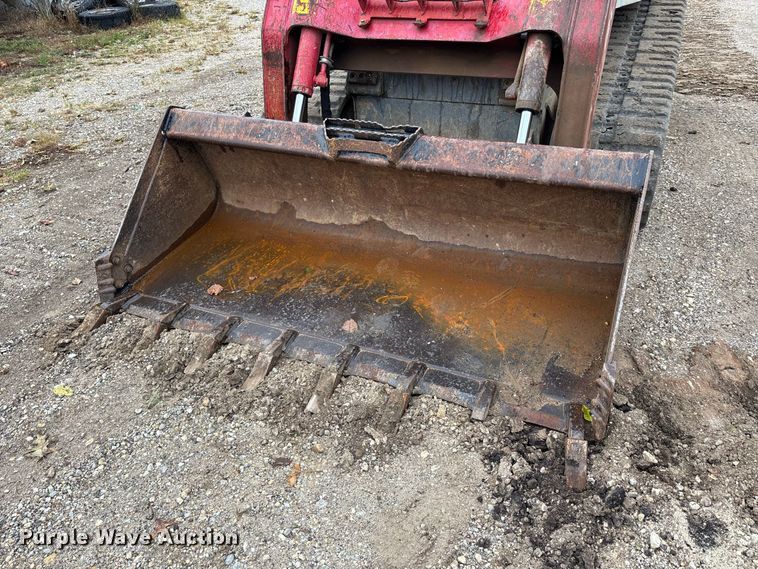 image for item ER3372 2019 Takeuchi TL12V2 tracked skid steer loader