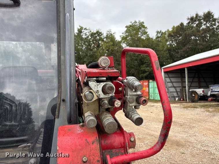 image for item ER3372 2019 Takeuchi TL12V2 tracked skid steer loader