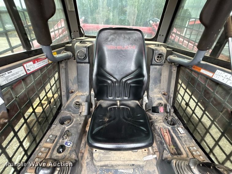 image for item ER3372 2019 Takeuchi TL12V2 tracked skid steer loader