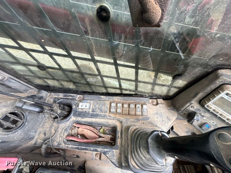 image for item ER3372 2019 Takeuchi TL12V2 tracked skid steer loader