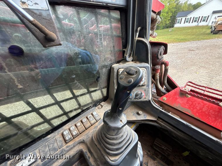 image for item ER3372 2019 Takeuchi TL12V2 tracked skid steer loader