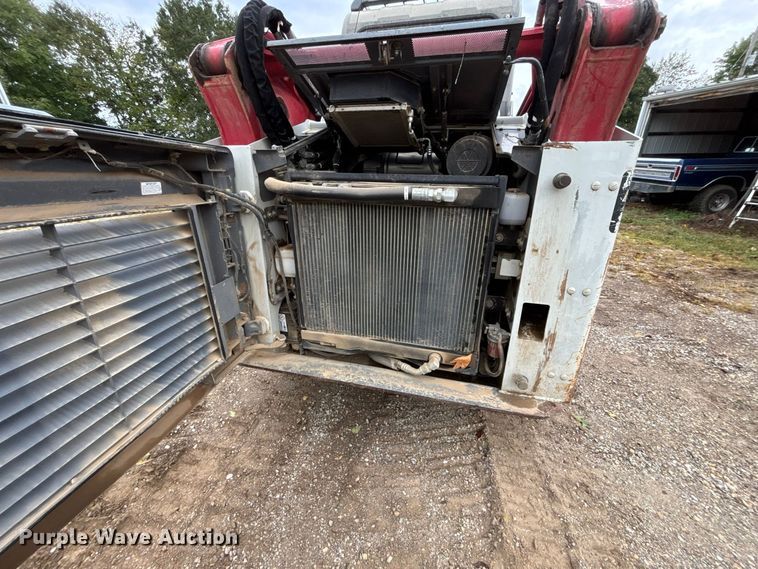 image for item ER3372 2019 Takeuchi TL12V2 tracked skid steer loader