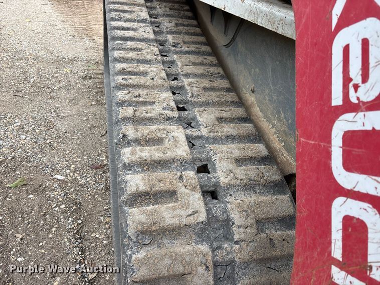 image for item ER3372 2019 Takeuchi TL12V2 tracked skid steer loader